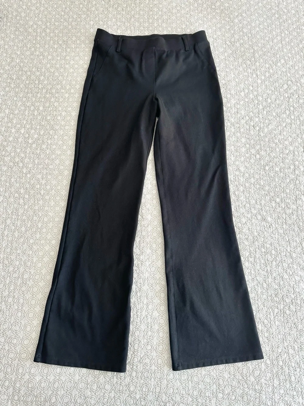 Quince Ultra-Stretch Ponte Bootcut Pants Pull-on Black 28” Inseam Size M